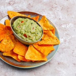 Doritos rellenos de guacamole y queso